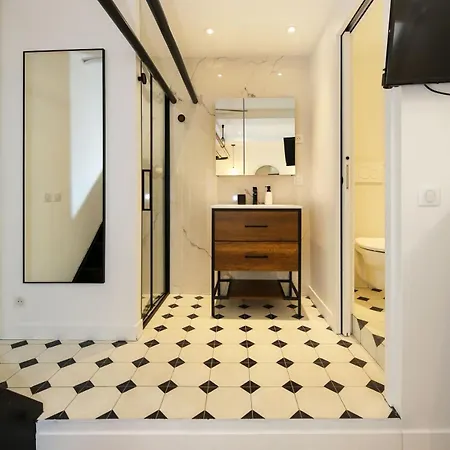 Apartment Proche Des Celebres Puces De 4p - Flat-guest *